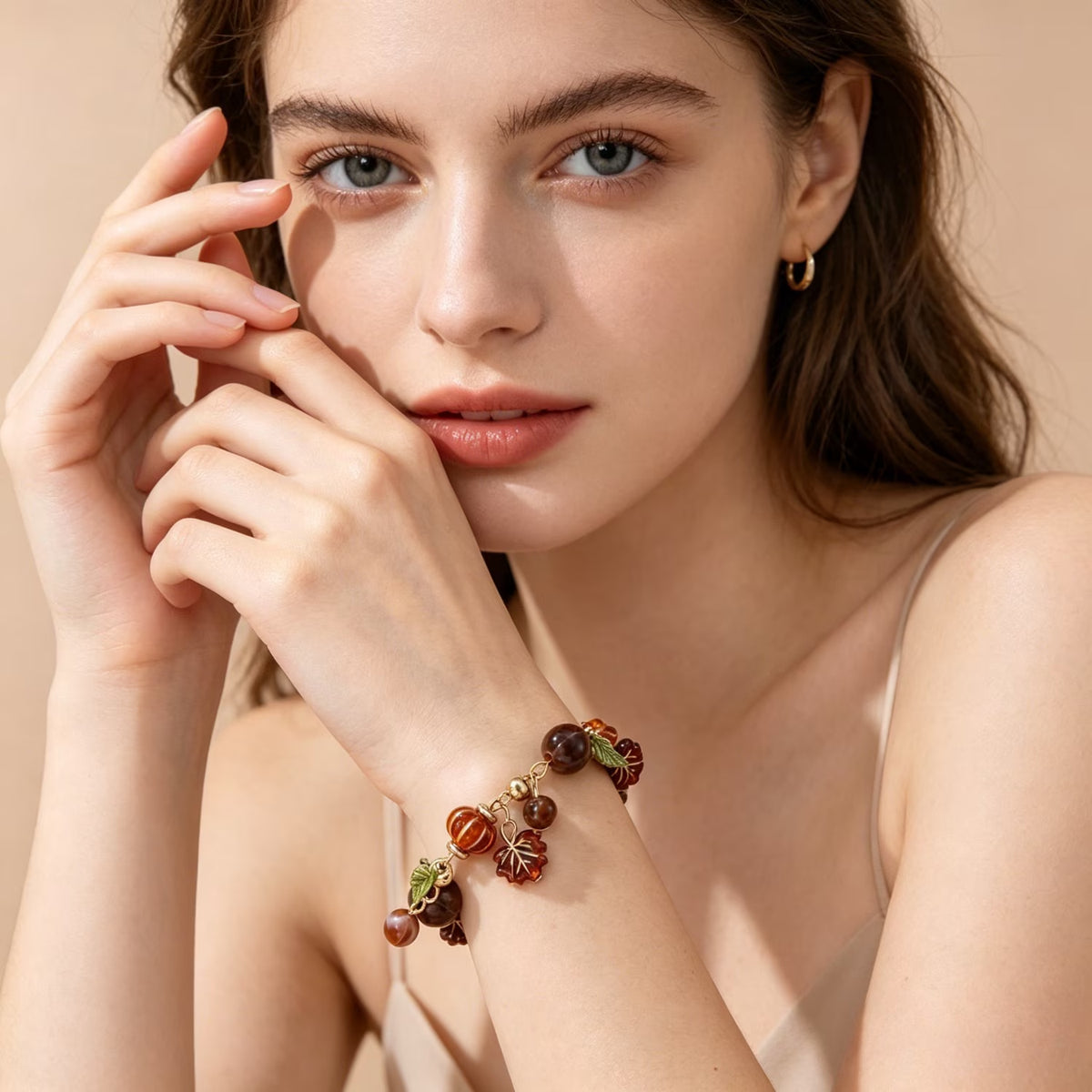 🍁✨ Autumn Glow – Maple Leaf Charm Bracelet for Fall & Thanksgiving 🧡💫