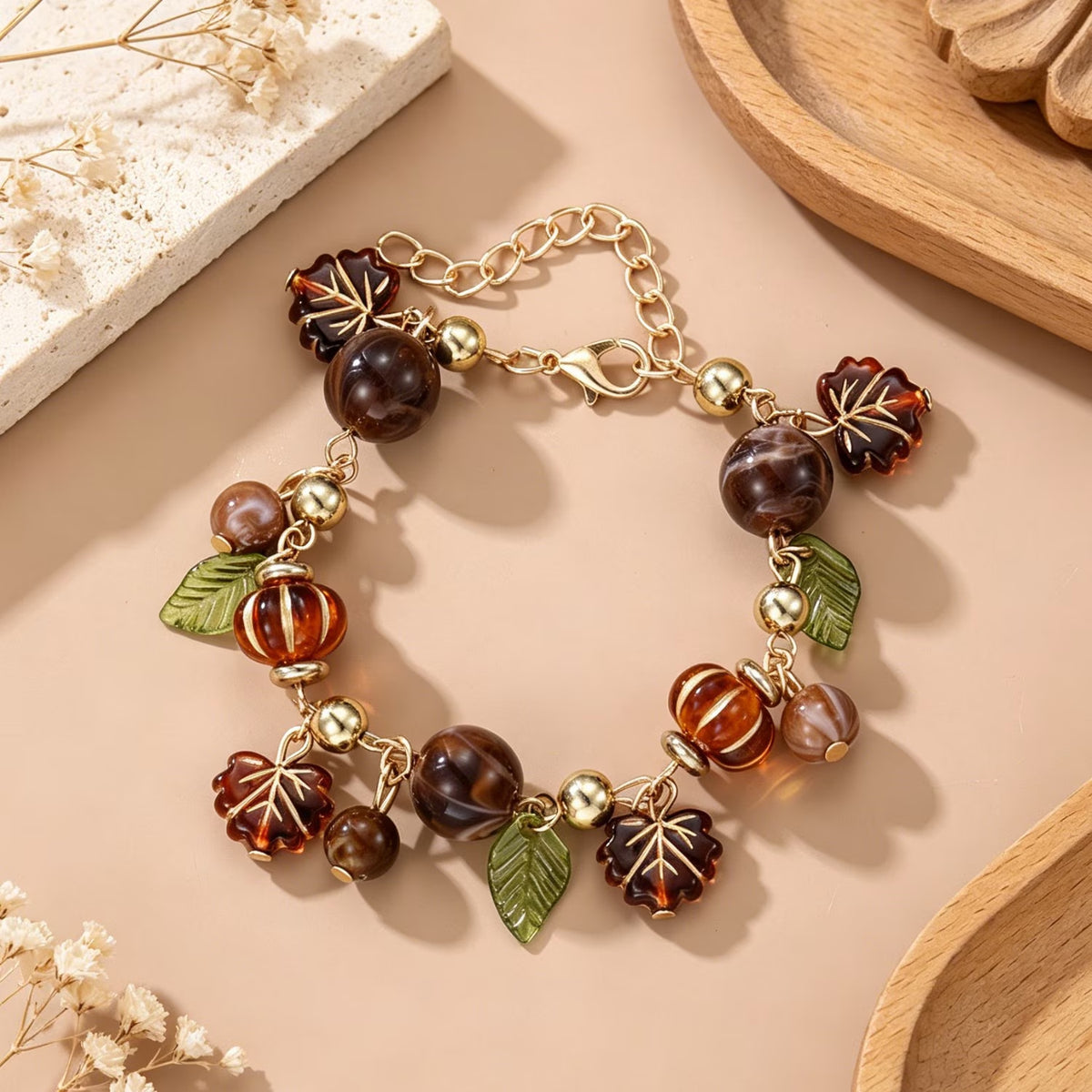 🍁✨ Autumn Glow – Maple Leaf Charm Bracelet for Fall & Thanksgiving 🧡💫